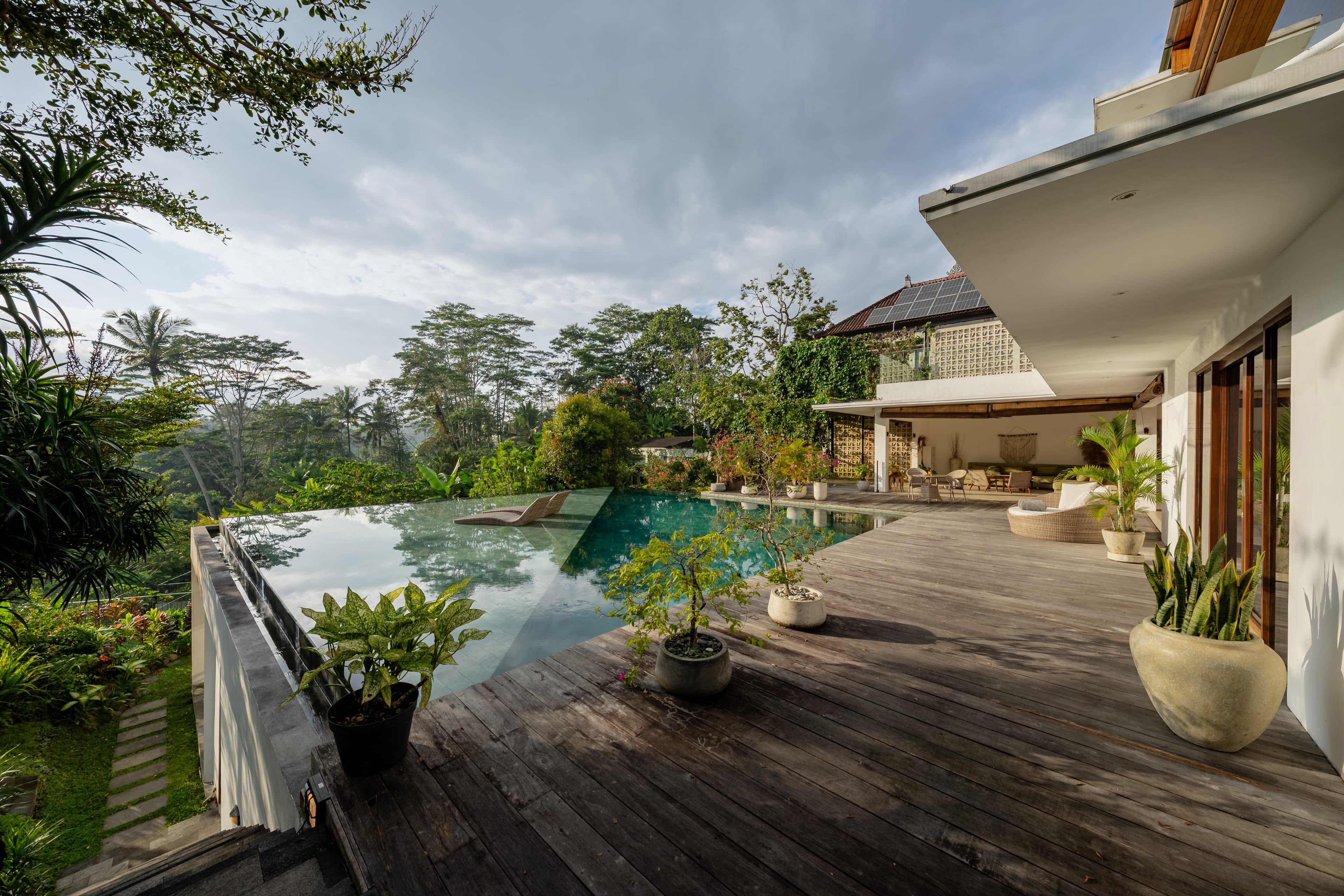 Ibu The Sanctuary, photograph 4