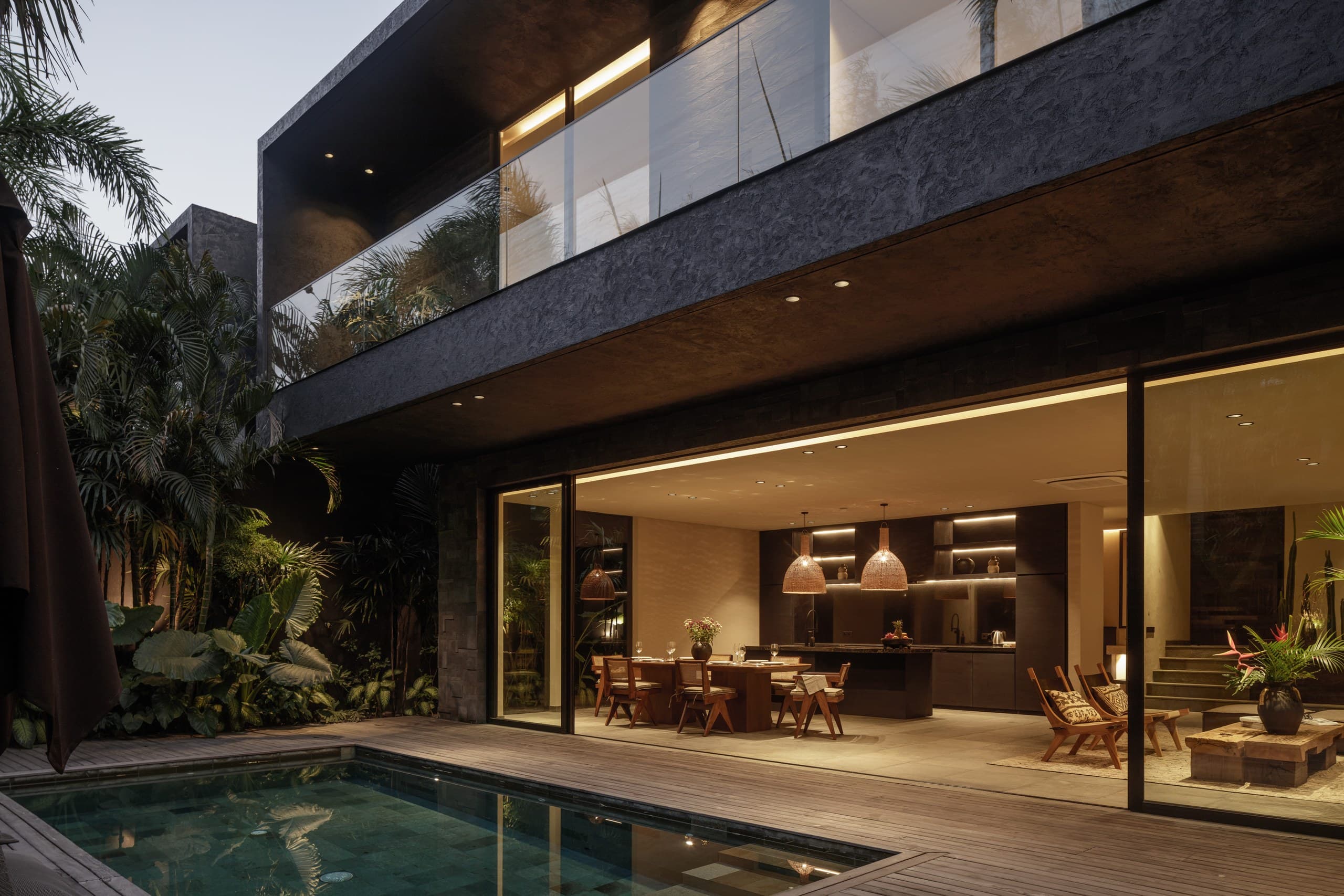 Black Villas by OXO