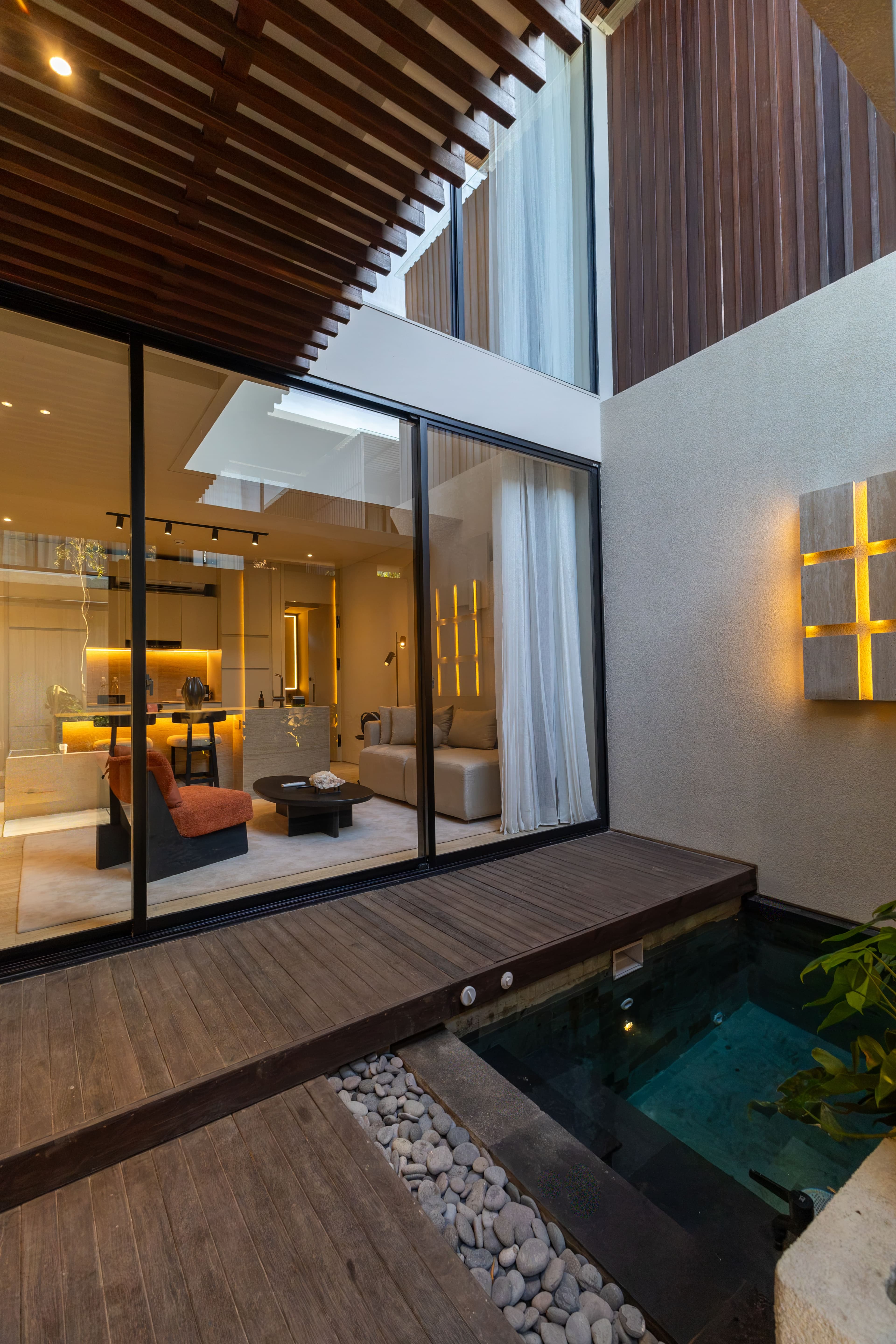 The Elan Umalas, photograph 10