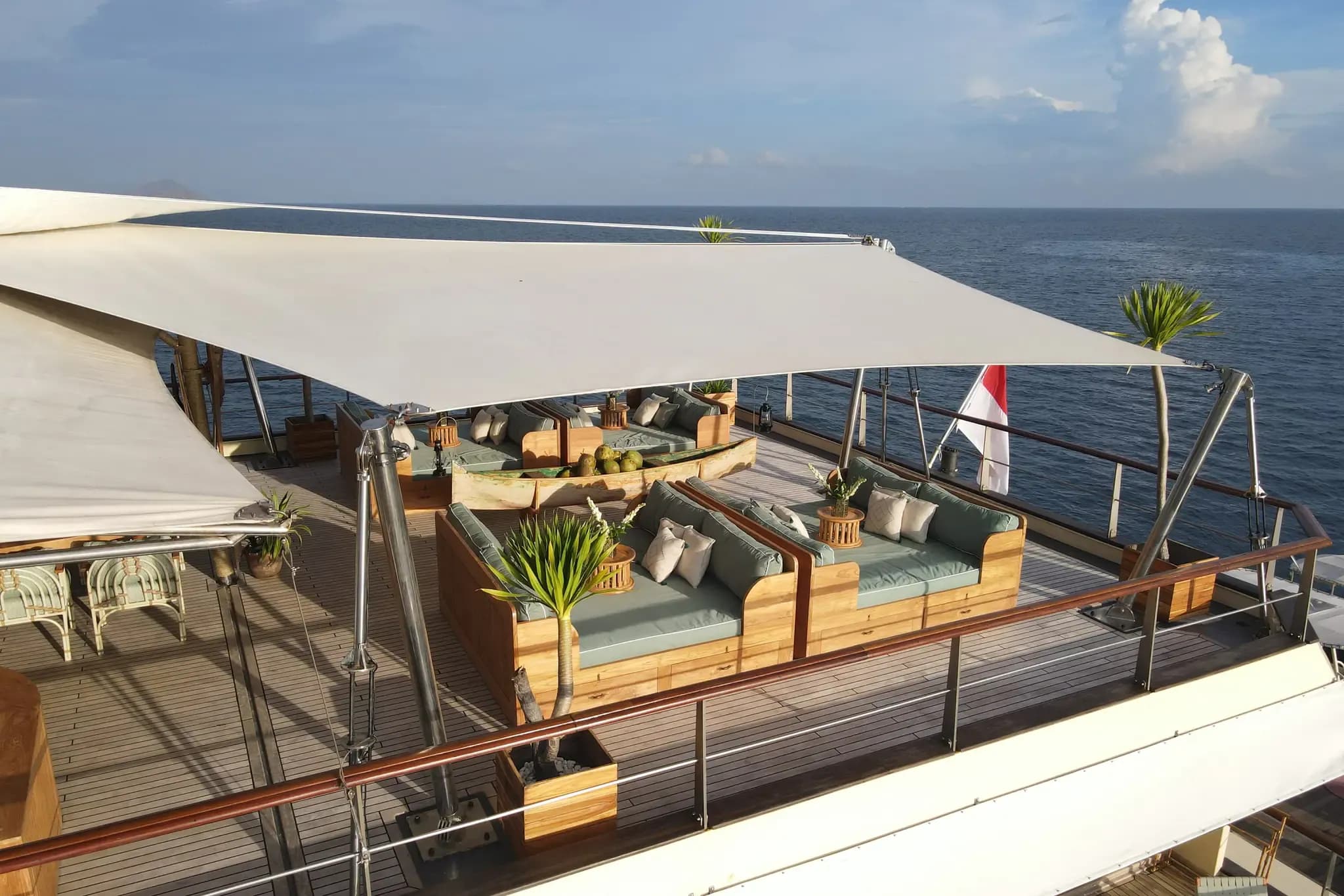 Monkey Island & Sky Lounge