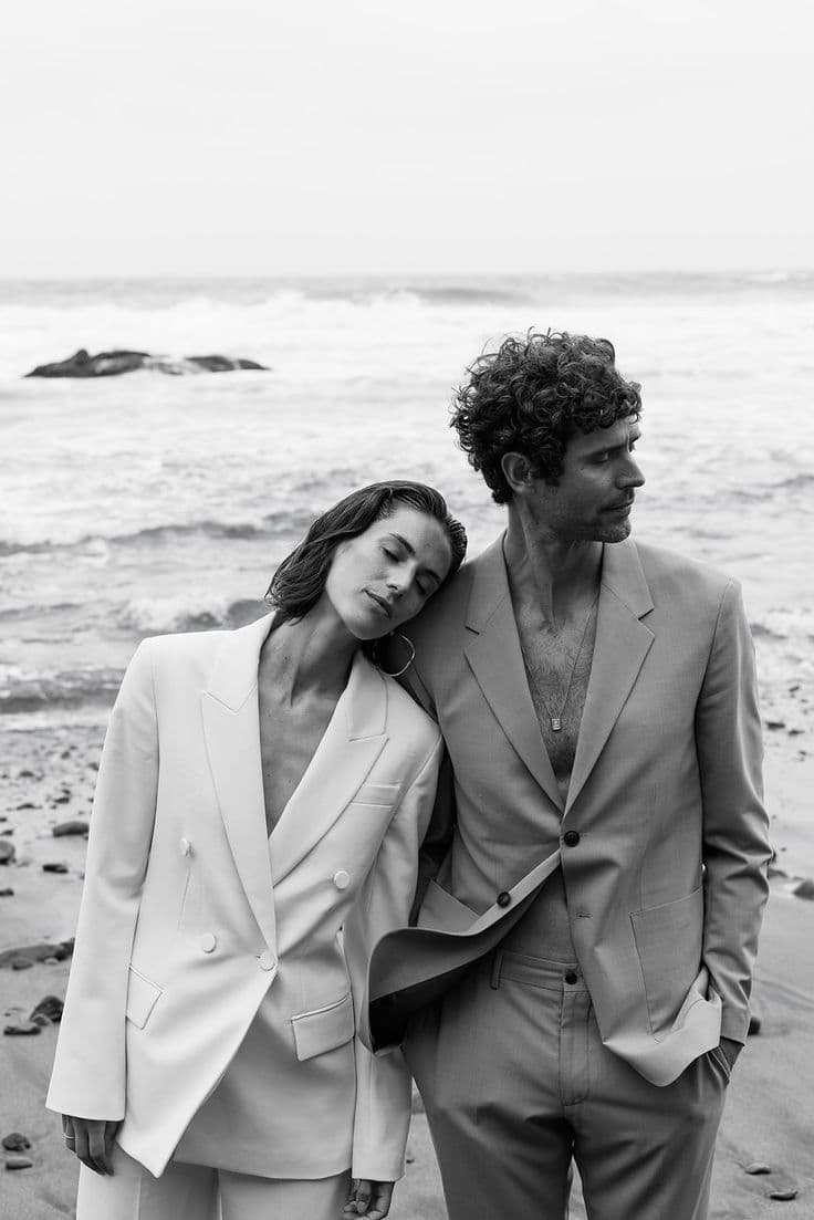 Two guests on the shore