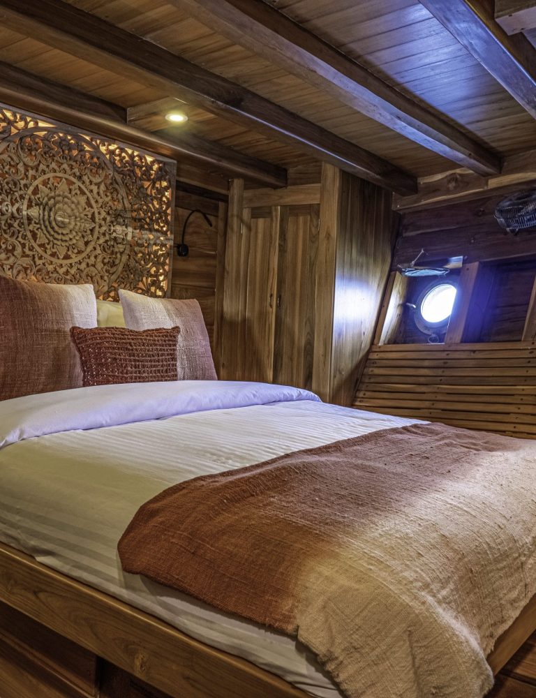 ANNE BONNY MASTER CABIN-2 ANNE BONNY MASTER CABIN-2